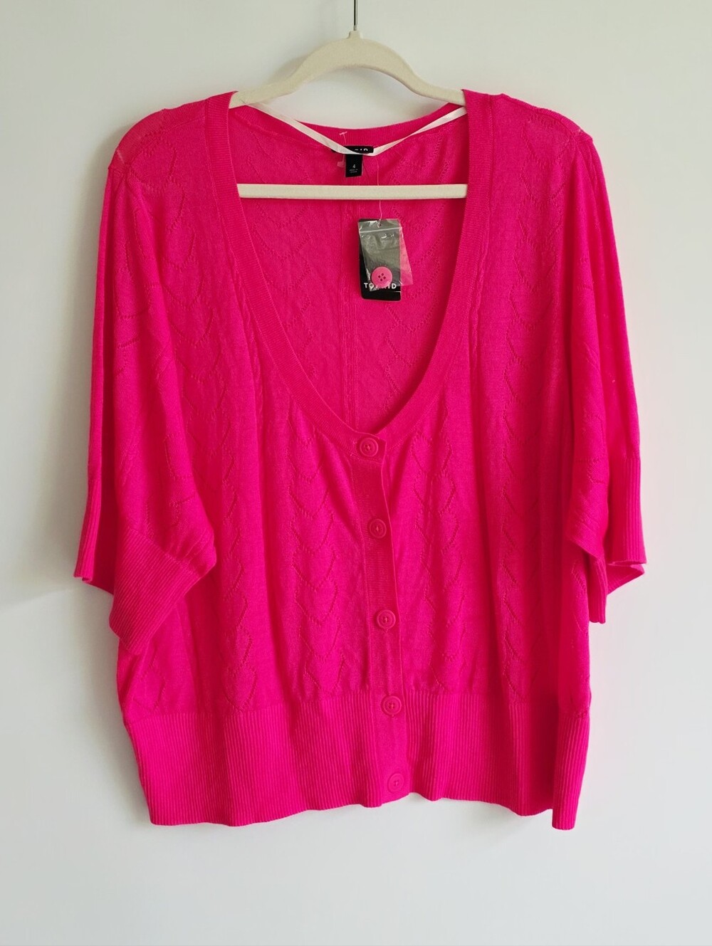 NWT Torrid Hot Pink Lightweight Short Sleeves Cropped V-Neck Sweater Size 4X